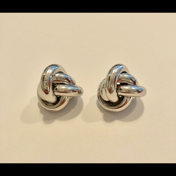 Silver knot stud earrings - Picture 1 of 1